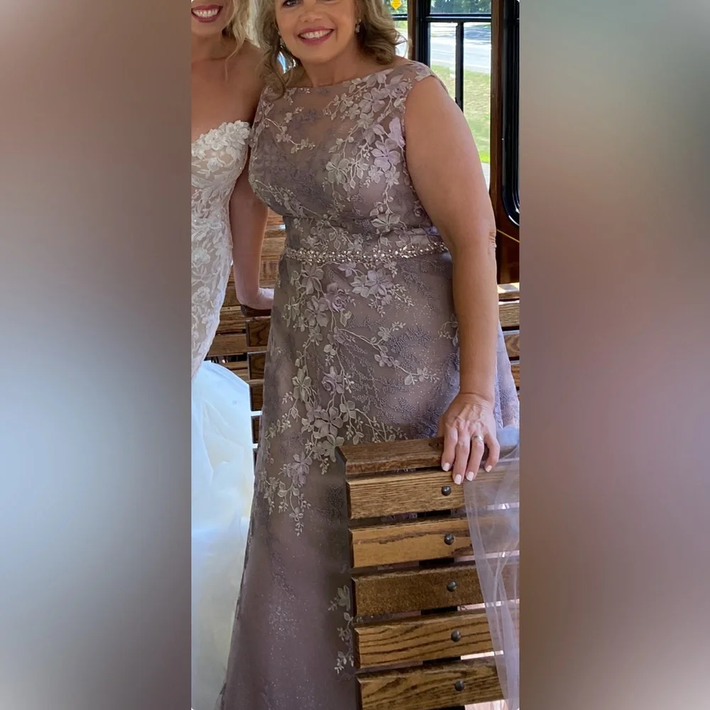 Mother of bride dress + shall used once - Picture 3 of 4